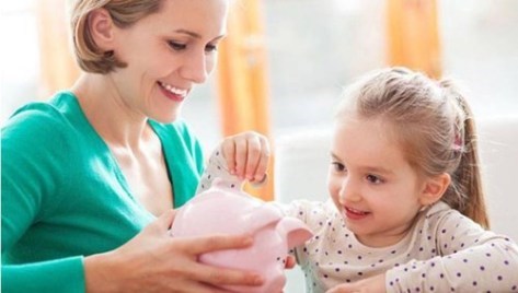 4 bài học cha mẹ cần biết khi dạy con về tiền bạc