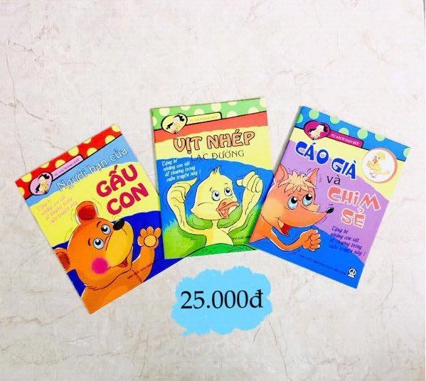 Tủ s&aacute;ch đạo đức